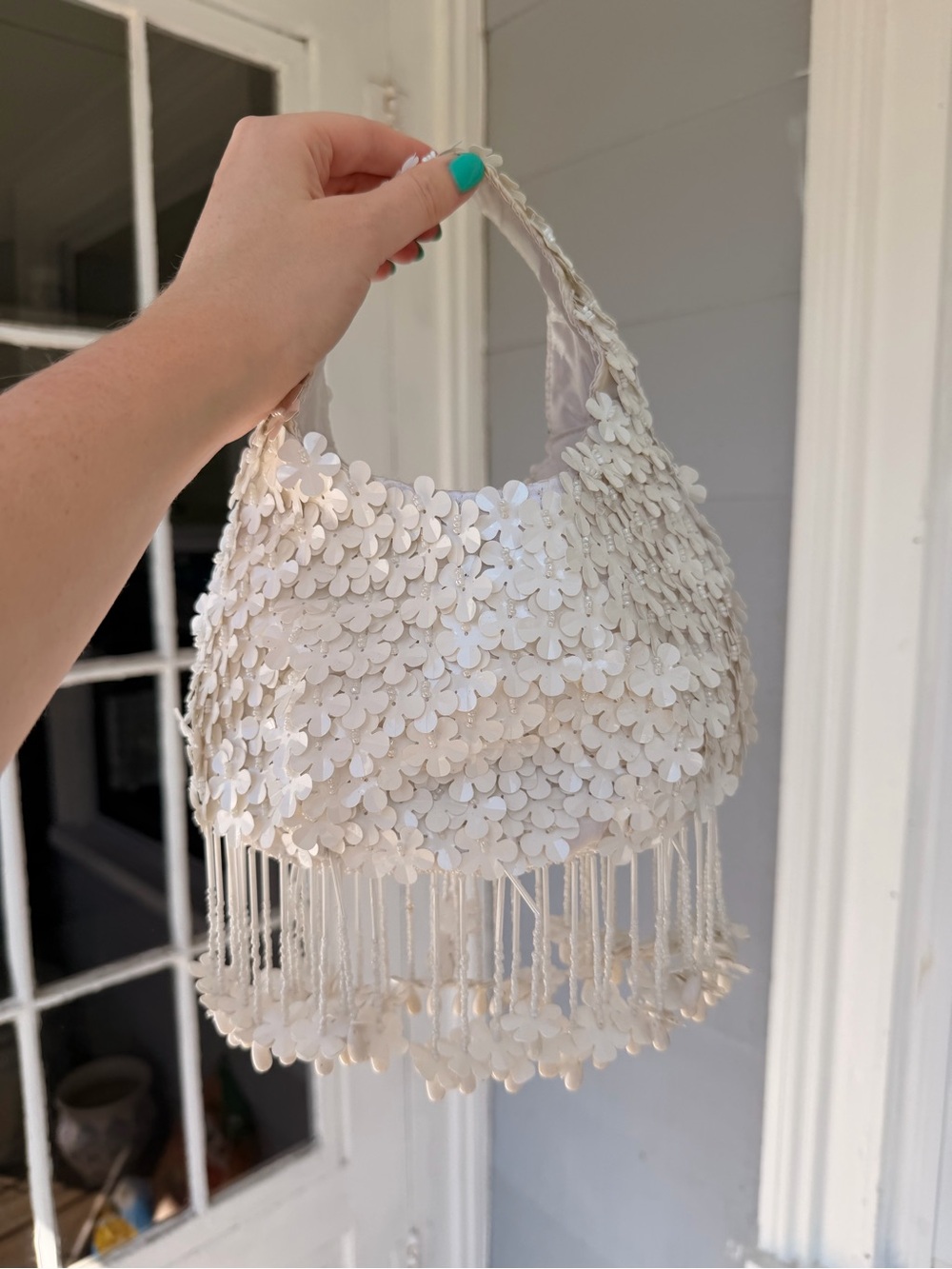 Beaded Floral Fringe Hand Bag in Cream